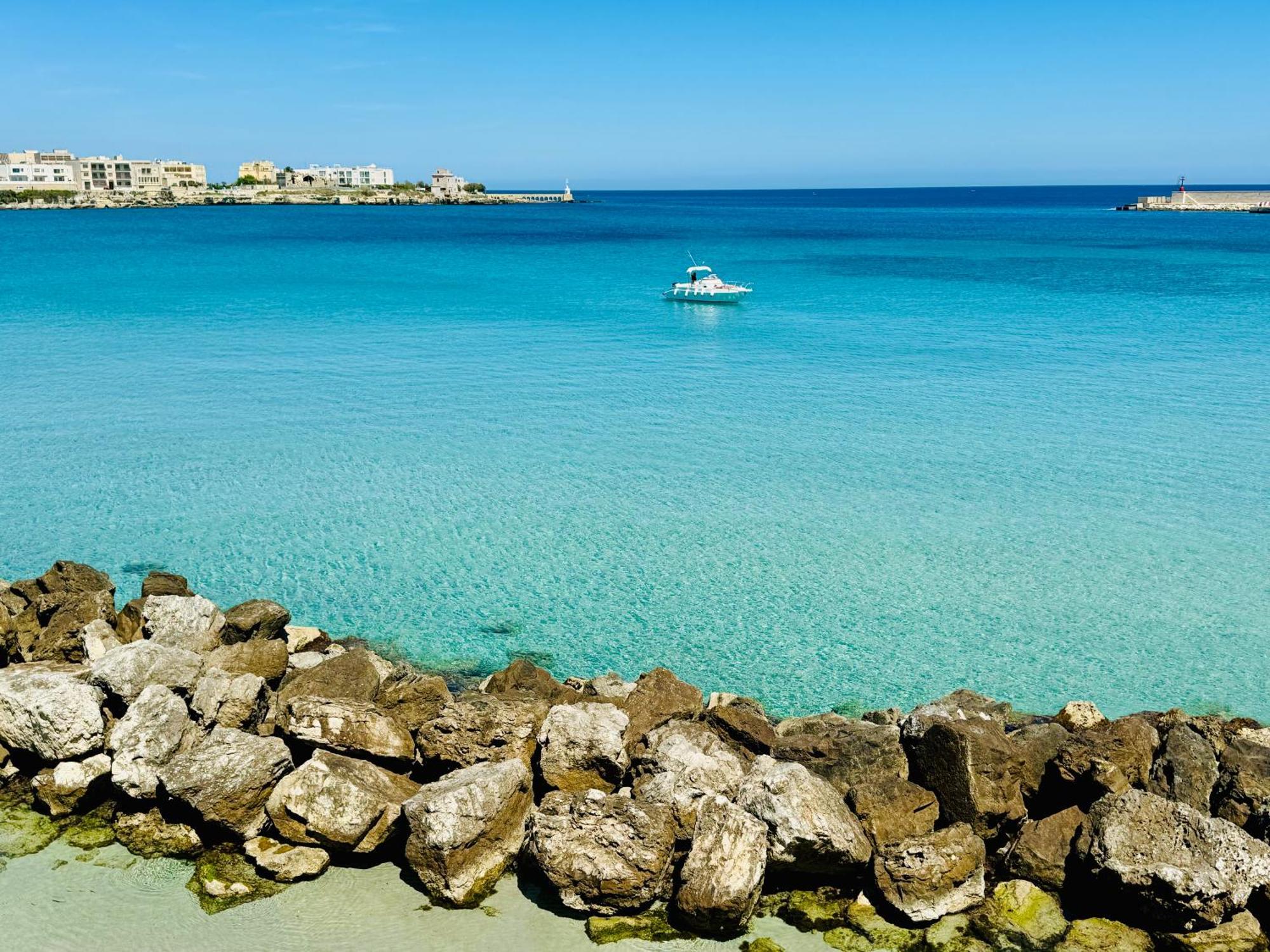 Dimora Del Sole Luxury And Charm Apartment Otranto Luaran gambar