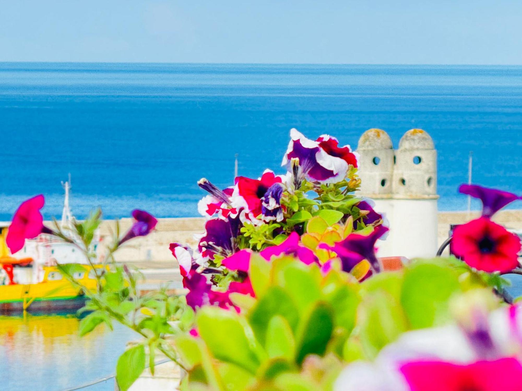 Dimora Del Sole Luxury And Charm Apartment Otranto Luaran gambar